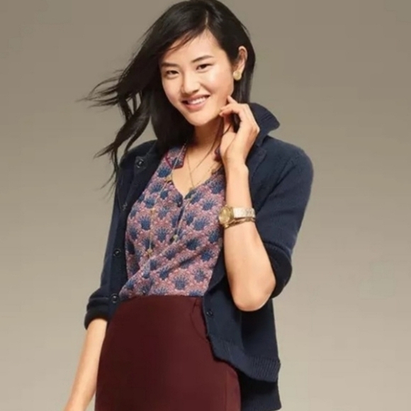 Cabi 3620 fan high collar sleeveless blouse - Picture 3 of 12